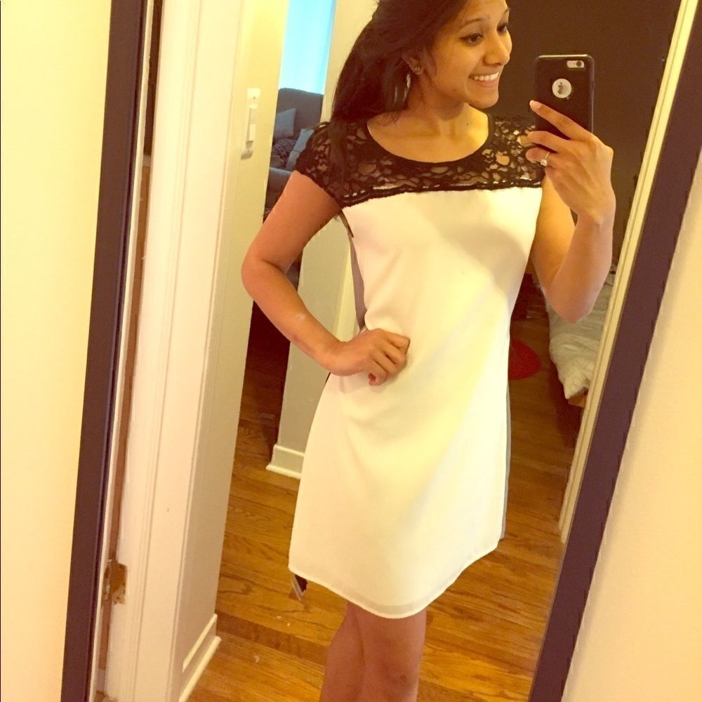 Colorblock Lace Neck Express belted shift dress